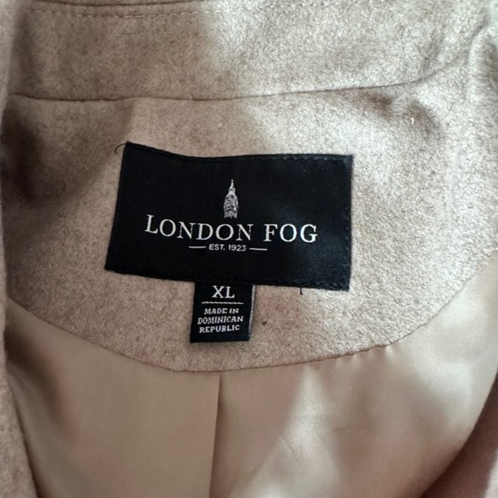 LONDON FOG Women's Single-Breasted Wool Blend Coa… - image 3